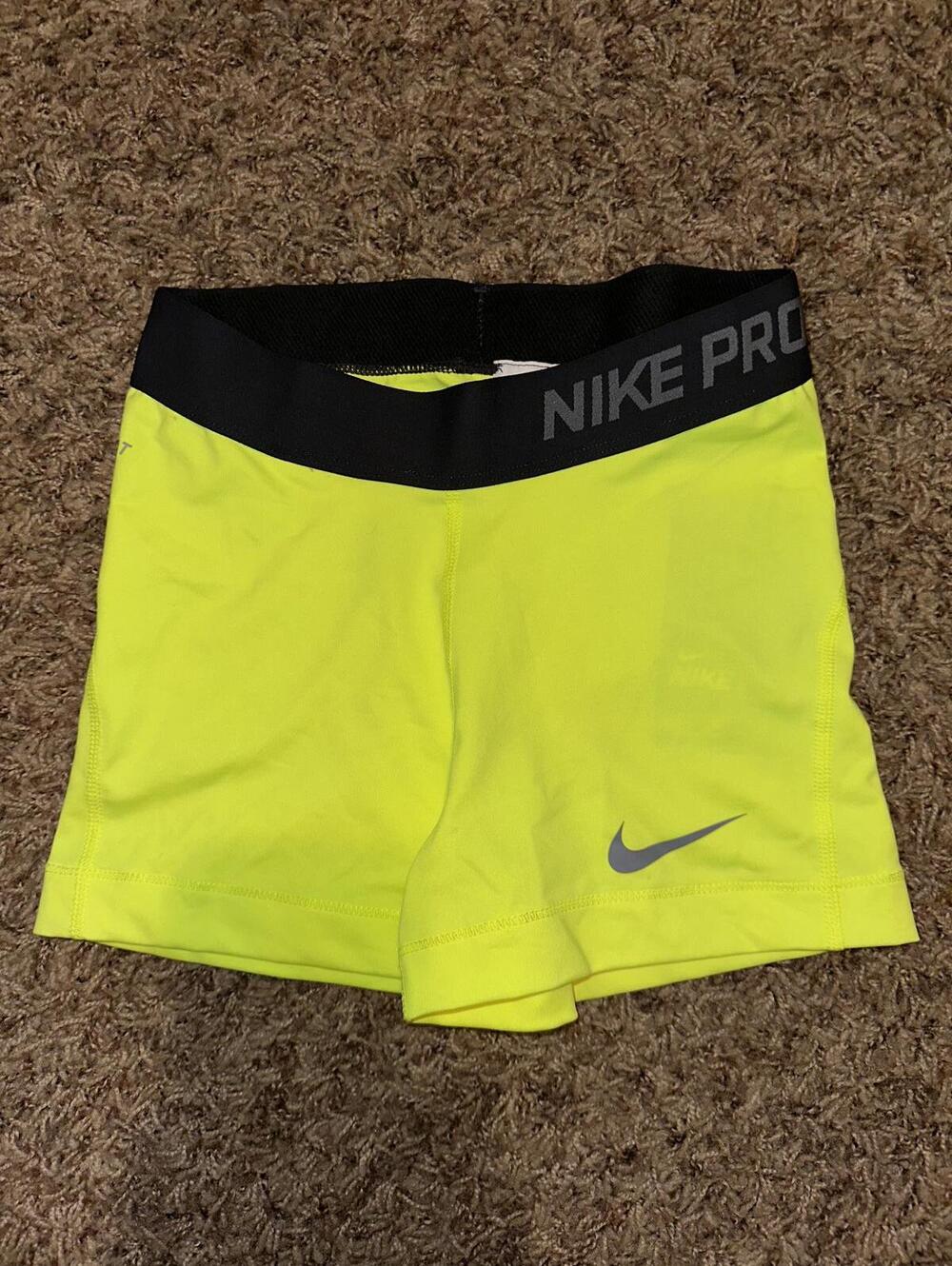 Nike Women's Dri-Fit Pro 3 Big Dot Training Shorts